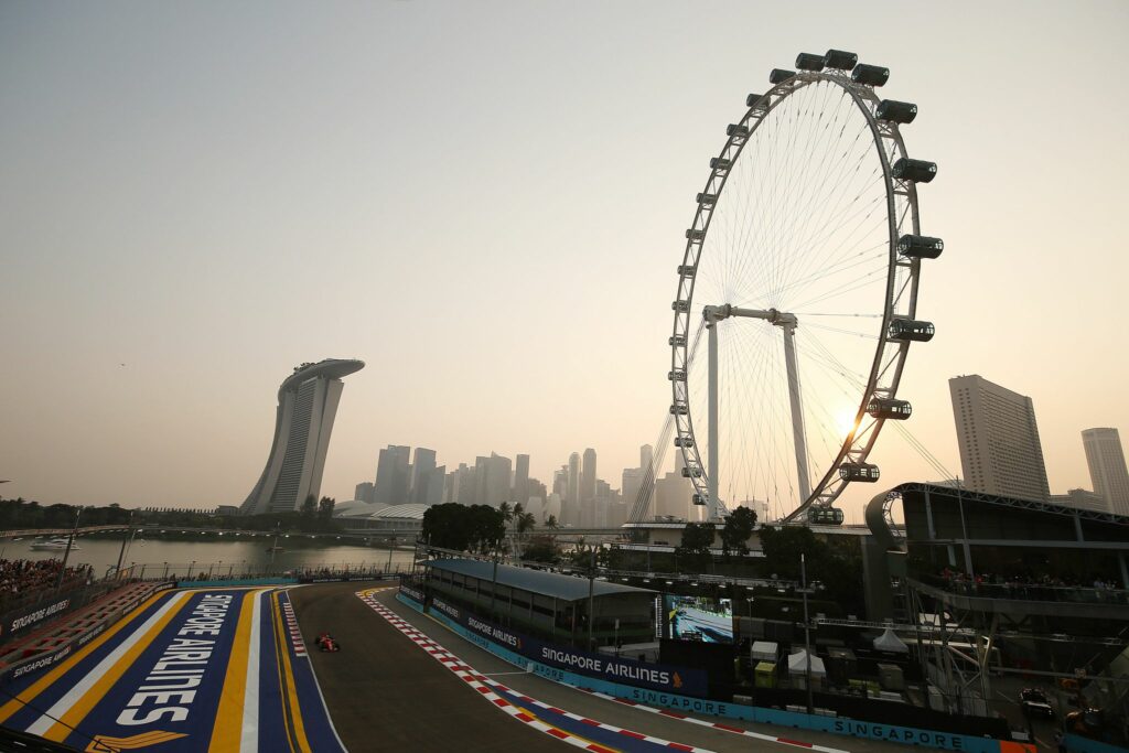 Formel 1 rast bis 2028 in Singapur
