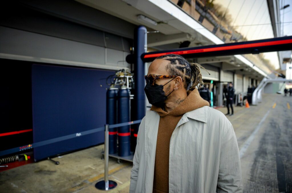 Hamilton hofft auf mehr weibliche Stewards