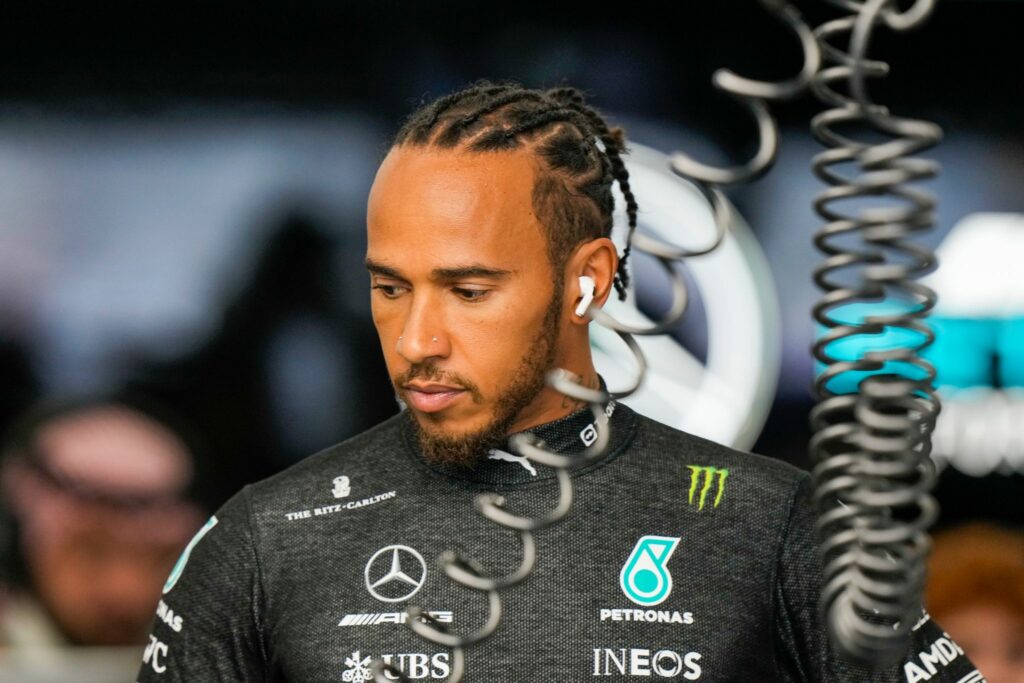 Hamilton zu Ferrari-Spekulationen: Verbleib bei Mercedes